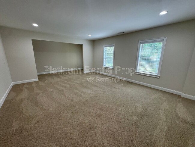 Building Photo - 3578 Strath Dr