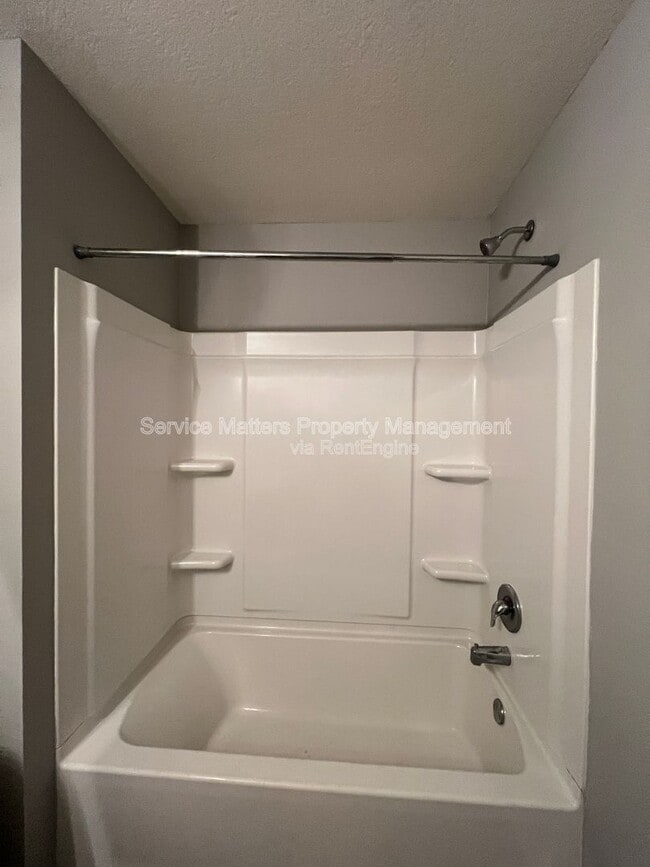 Building Photo - 5881 Old Plantation Court