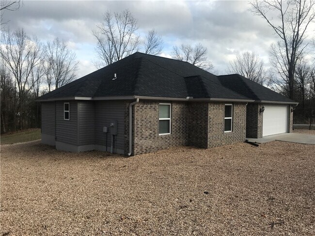 Building Photo - 93 Kinloch Dr