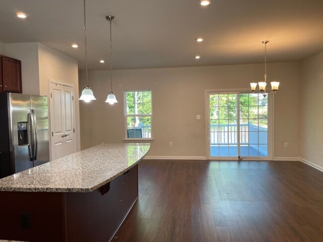 Building Photo - 314 Landing Dr
