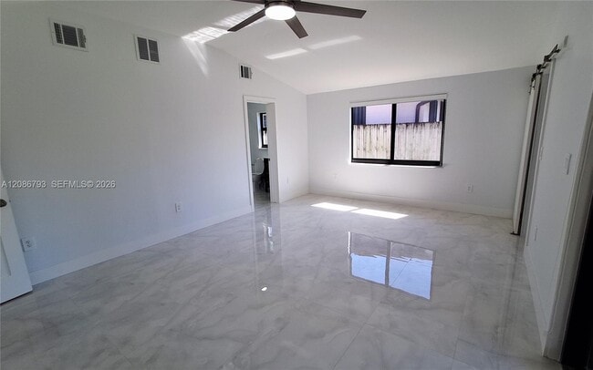 Building Photo - 216 Shadow Way