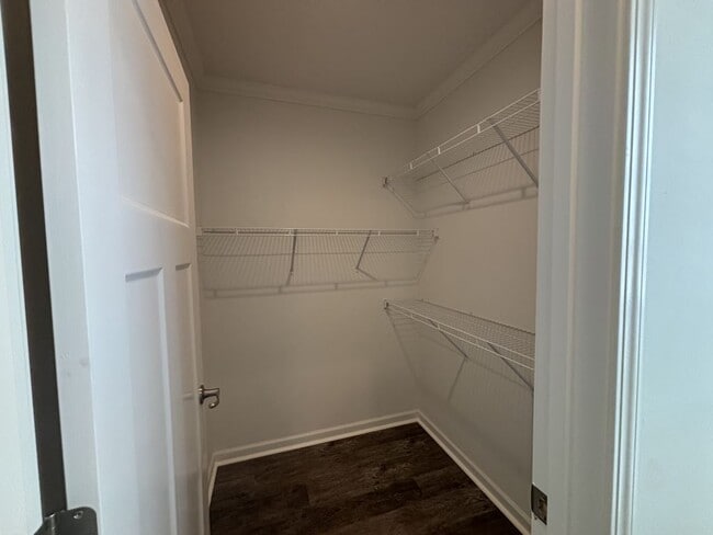 Building Photo - 925 W Sand Cay Ave