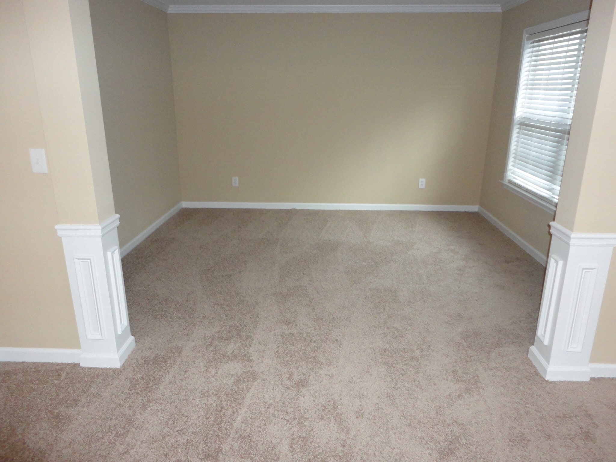 Building Photo - 6855 River Island Cir