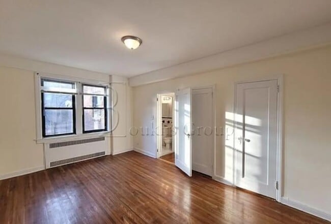 Building Photo - 1 bedroom in BAYSIDE NY 11361