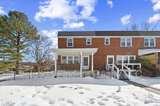 Building Photo - 305 Capitol Ct