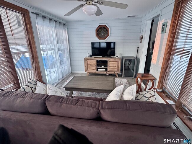 Building Photo - 51 Billow Rd