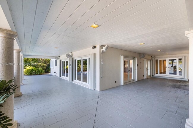 Building Photo - 1375 N Biscayne Point Rd