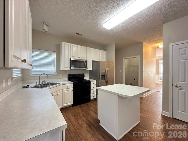 Building Photo - 5650 Berry Ridge Dr