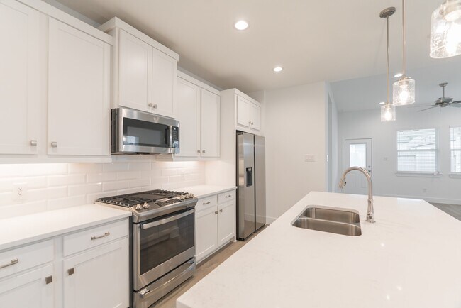 Building Photo - 10516 Wild Rice