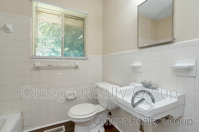 Building Photo - 2150 20th St