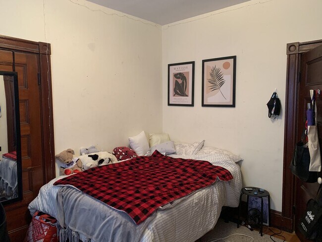 Building Photo - No Brokers Fee, One Month Rent-Free, Central Mission Hill Location. In-Unit Washer and Dryer.