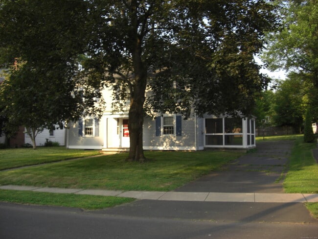 Building Photo - 42 Rosedale Rd