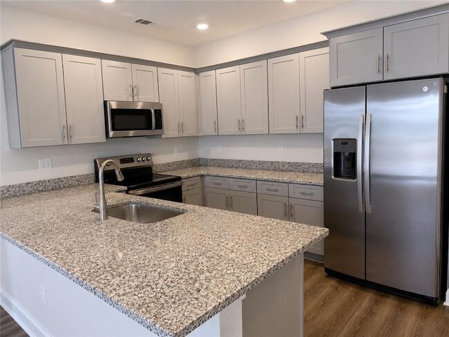 Building Photo - 153 Towne Villas Dr