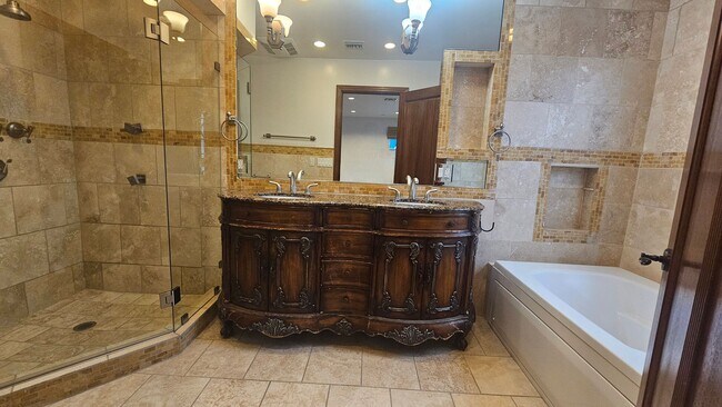 Building Photo - Exquisite 4 Bedroom + Office Single-Level Residence with Pool/BBQ in a Prime South-of-the-Bouleva...