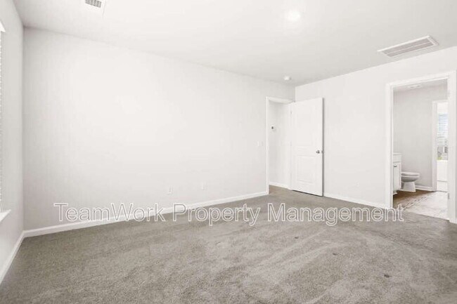 Building Photo - 806 Lilyford Ln