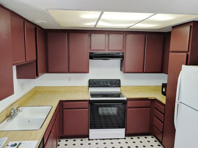 Building Photo - 655 Marshall Ct