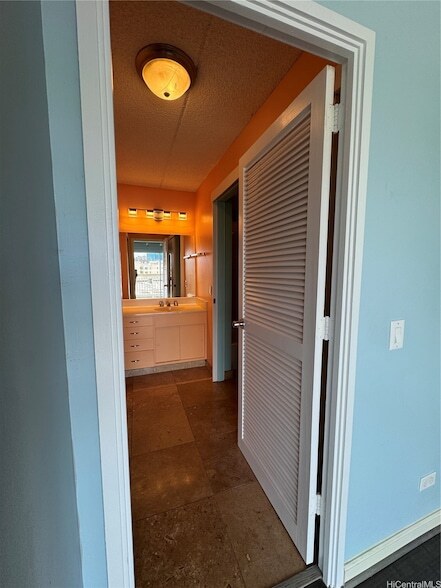 Building Photo - 710 Lunalilo St