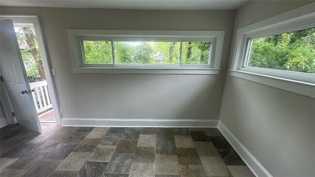 Building Photo - 1721 Westwood Ave SW