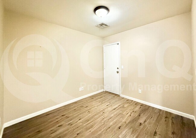 Building Photo - 1793 E Pinto Dr