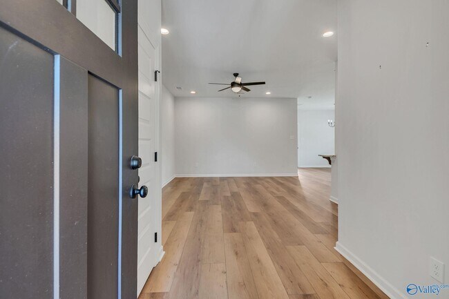 Building Photo - 16640 Aspen Ln