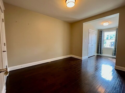 Building Photo - 1420 Trinidad Ave NE