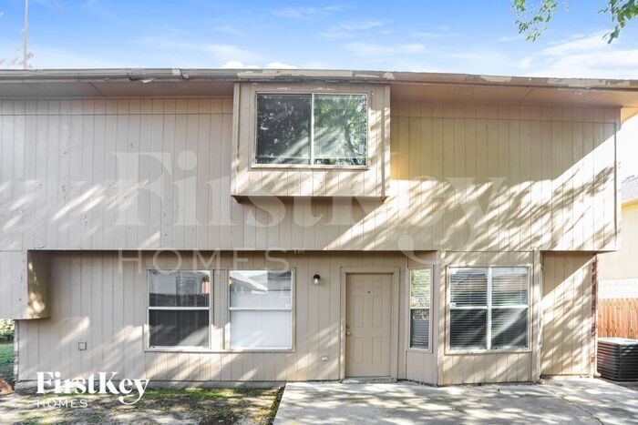 Building Photo - 5704 Creekhollow Dr