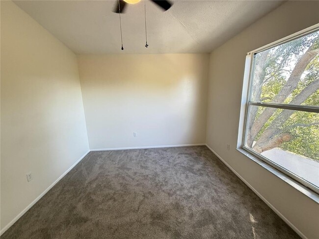 Building Photo - 12653 Longcrest Dr