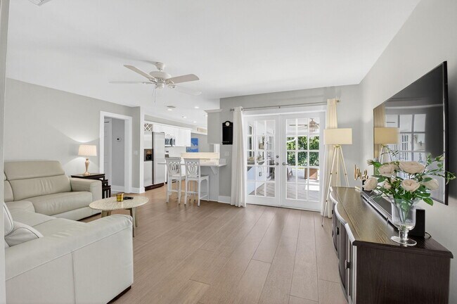 Building Photo - 4690 Palo Verde Dr