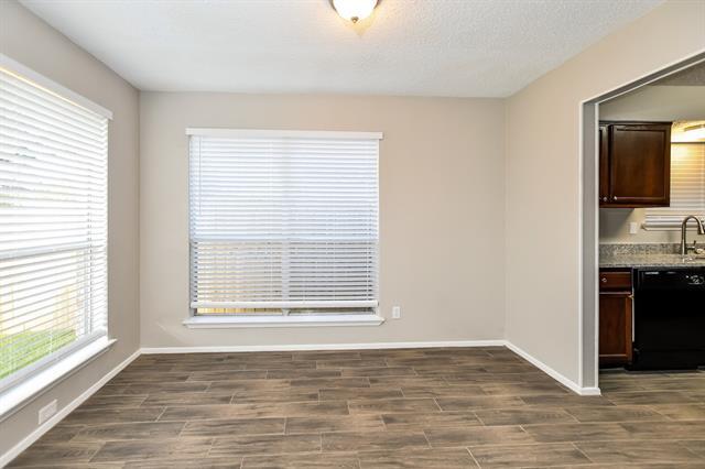 Building Photo - 1601 Chapman Dr