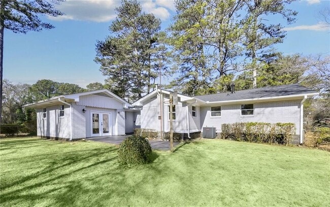 Building Photo - 1963 Shepherd Cir SW