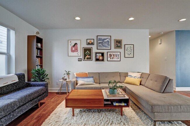 Building Photo - 1308 Ruthven St