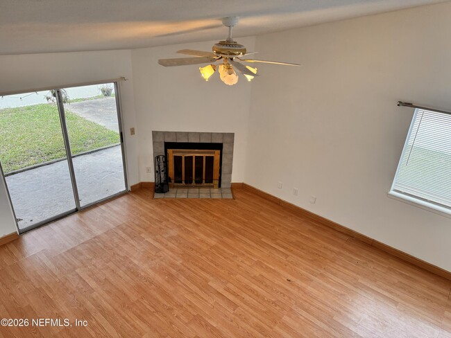 Building Photo - 516 Aquatic Dr