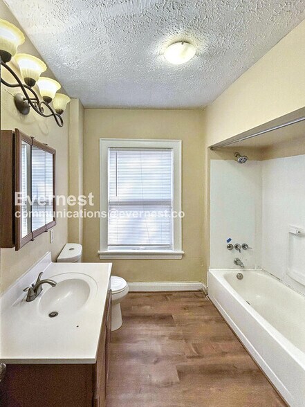 Building Photo - 988 Brunswick Rd