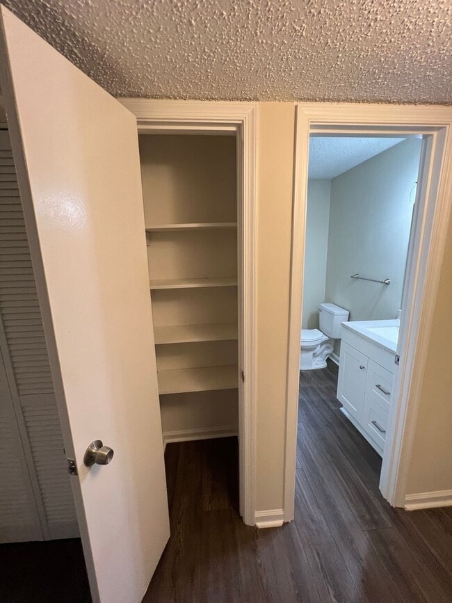 Building Photo - Newly renovated Quadplex with close proximity to Harbison Blvd - 3641 Apt C