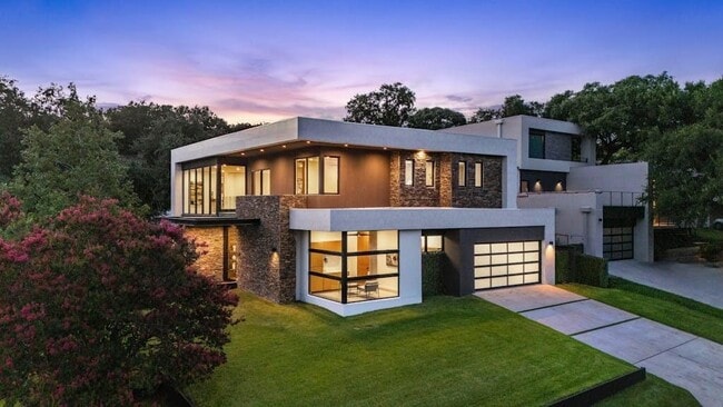Building Photo - 3500 Cactus Wren Way
