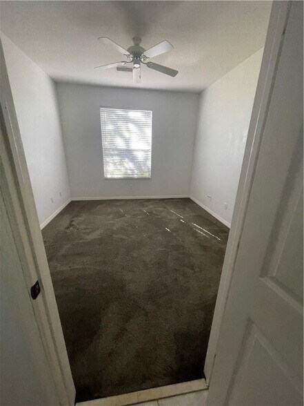 Building Photo - 865 10th Dr