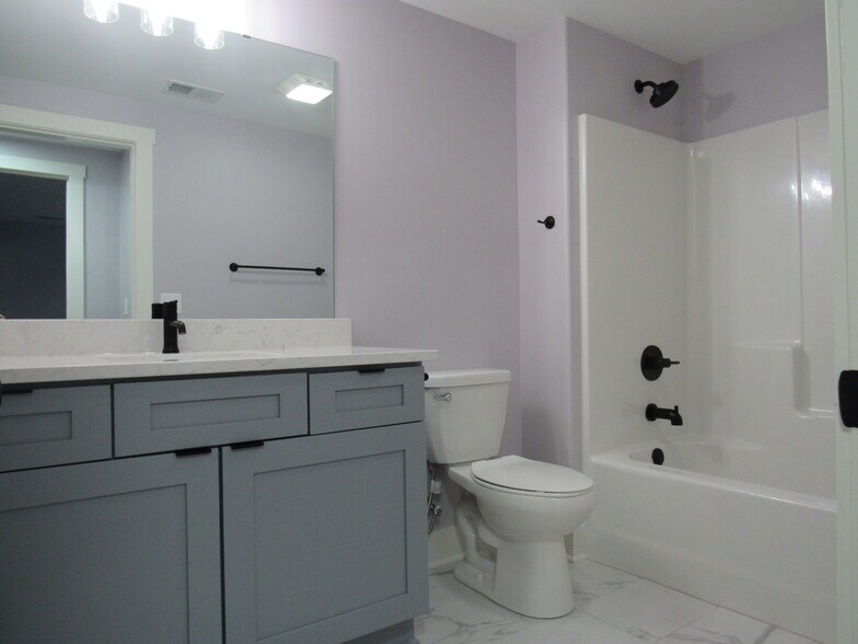 Building Photo - 3082 Charissas Plz