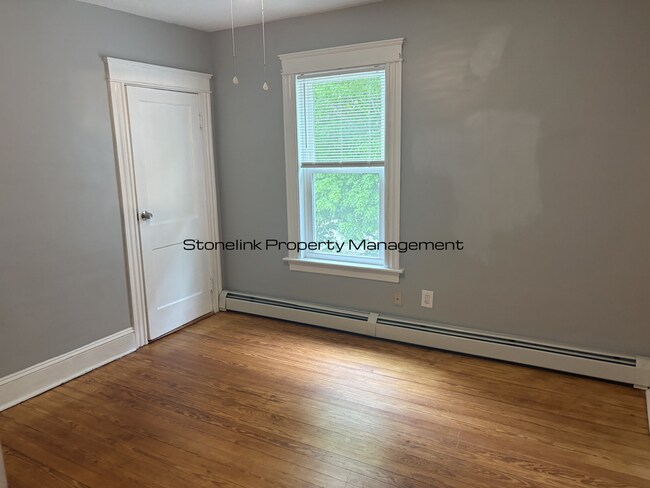 Building Photo - 161 Farm St