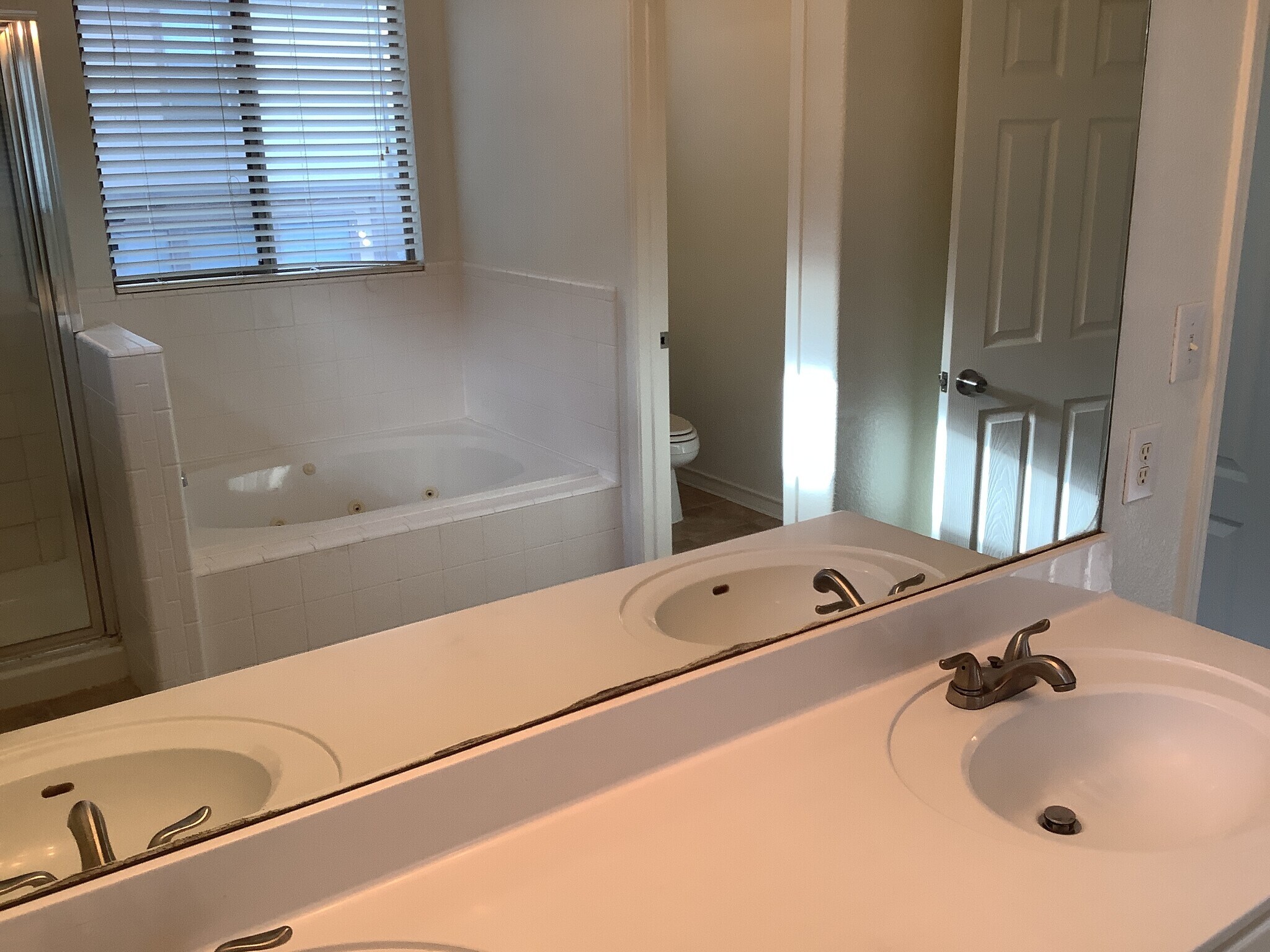 Building Photo - 1223 Cresswell Cove