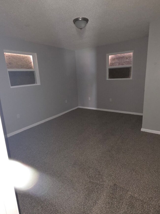 Building Photo - LIMITED TIME**NO APPLICATION FEE**1/2 OFF DEPOSIT**