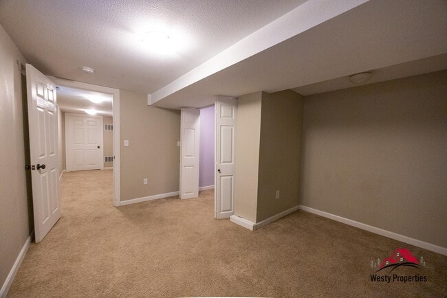Building Photo - 7548 SW 35th Ave