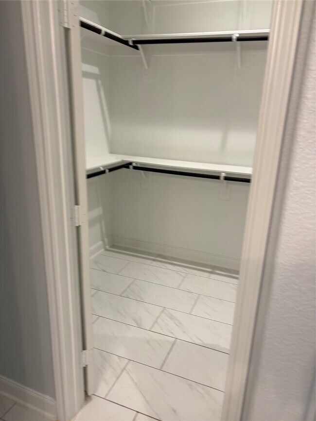 Building Photo - 205 Mcelroy Ave