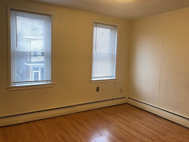 Building Photo - 136 Barnt Ave