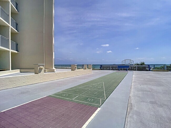 Building Photo - Fully Furnished Beautiful 2 Bedroom Seascape Towers Oceanfront Condo