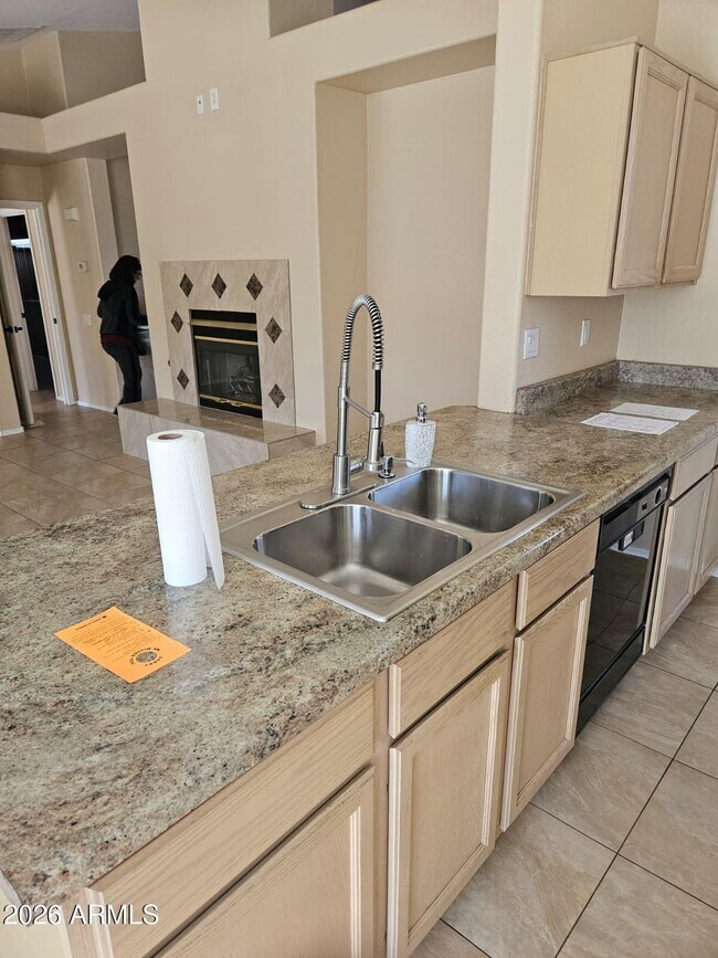 Building Photo - 6919 W Via Montoya Dr