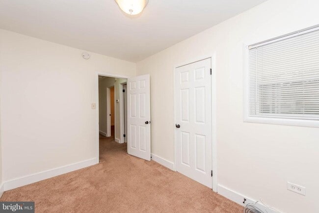 Building Photo - 919 Carroll Ave