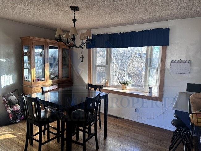 Building Photo - 1202 Mitchell St