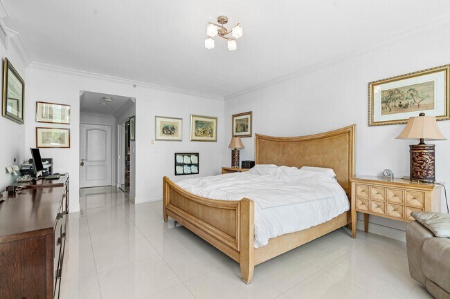 Building Photo - 500 SE Mizner Blvd