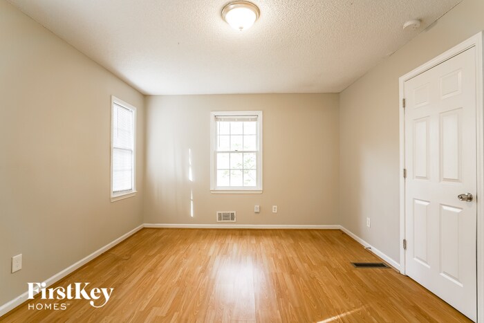 Building Photo - 273 Hollis Cir
