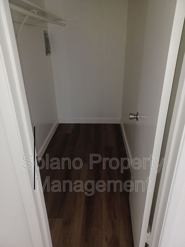 Building Photo - 1955 Grande Cir